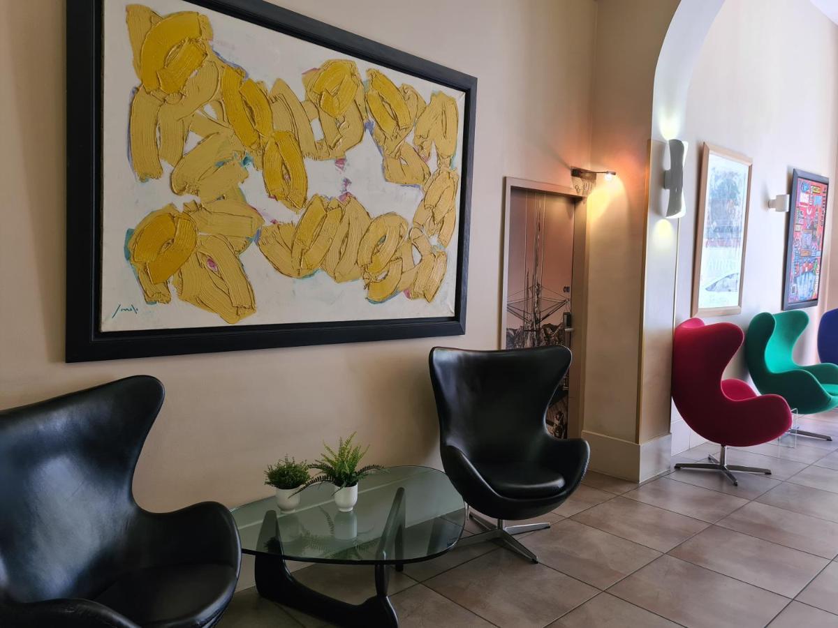 טולון Hotel Amiraute מראה חיצוני תמונה