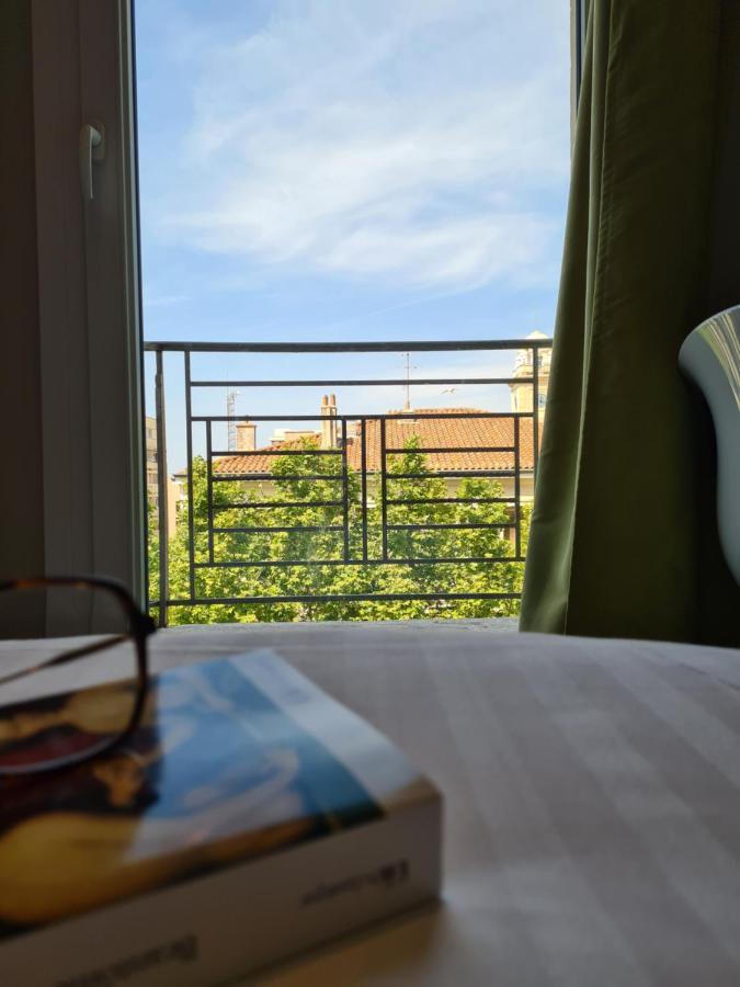 טולון Hotel Amiraute מראה חיצוני תמונה